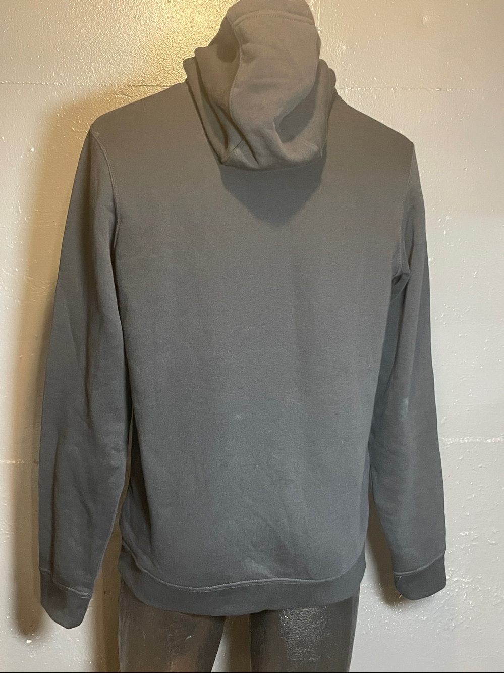 Nike Men’s Charcoal Gray Pullover Hoodie with White Logo - Picture 2 of 11